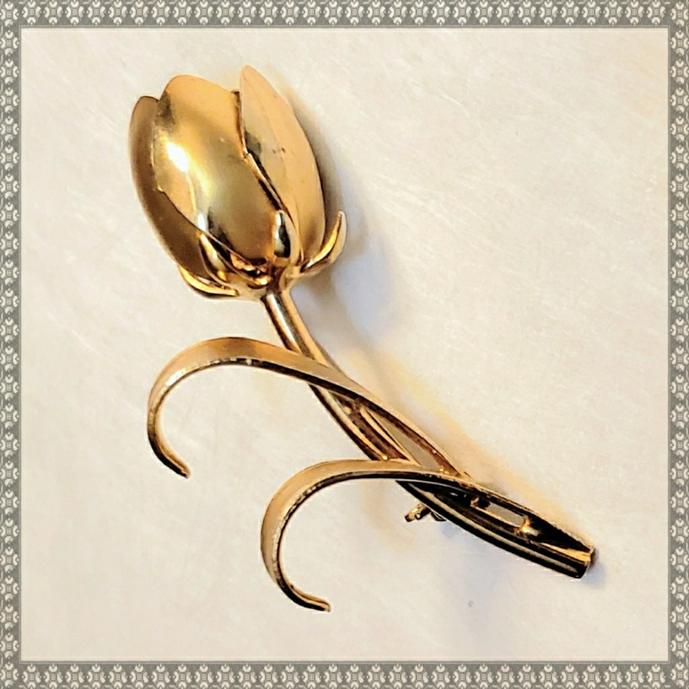 Vintage Gold Tone Rose Bud Tulip Flower Brooch